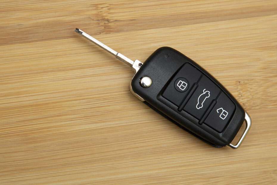 can locksmiths make car keys with chips