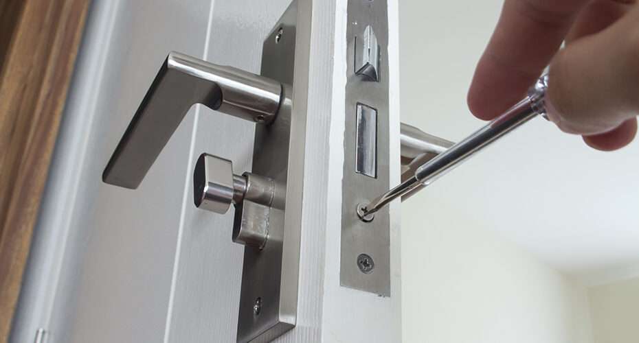 How Long Does A Locksmith Take To Change A Lock