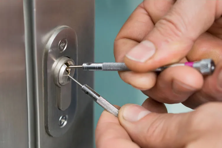 Can A Locksmith Open A Master Lock