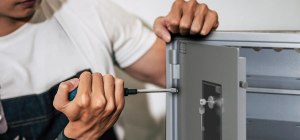 When to Contact a Professional Locksmith for Safe Repairs